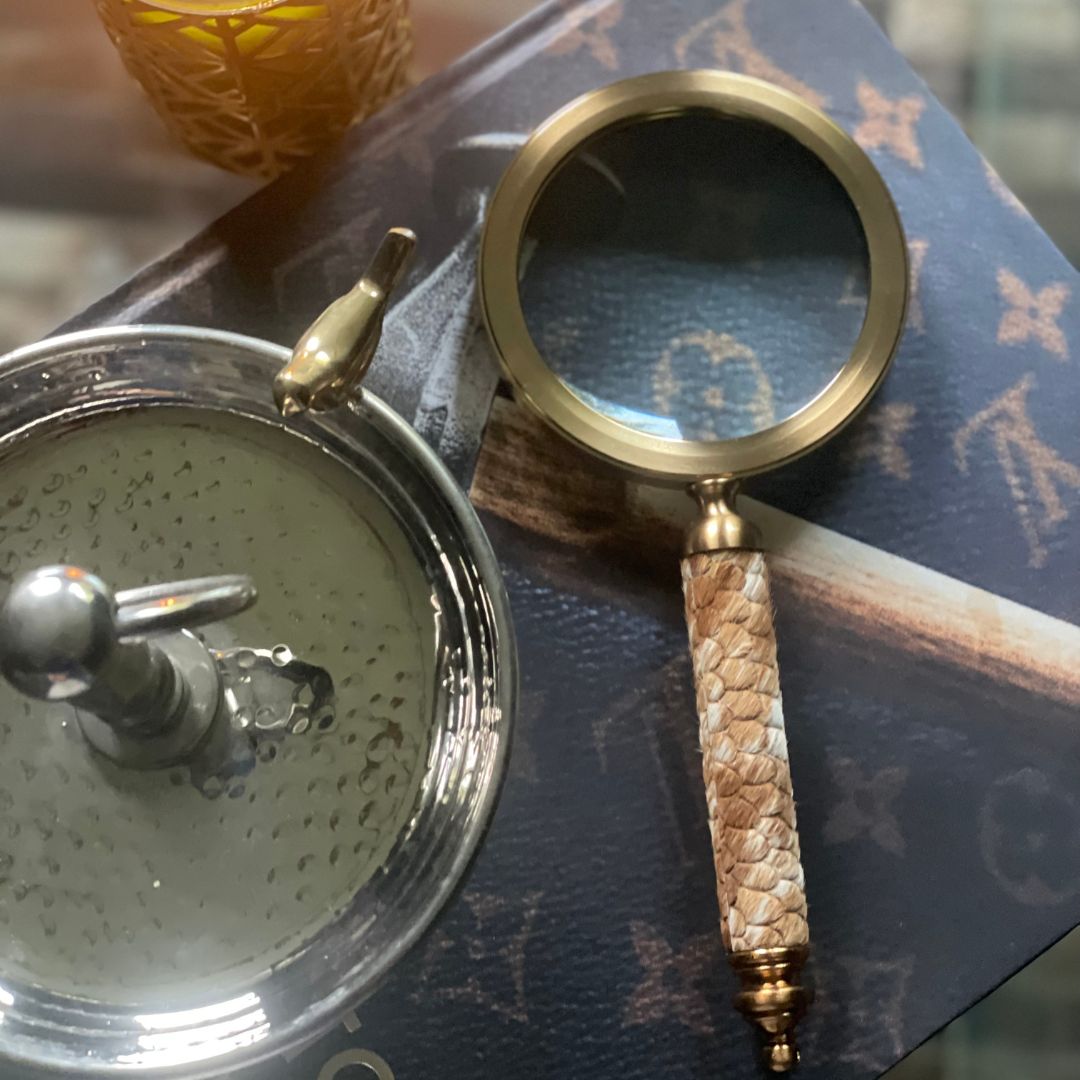 Magnifying Glass - Beige/White Real Horse Hair Base