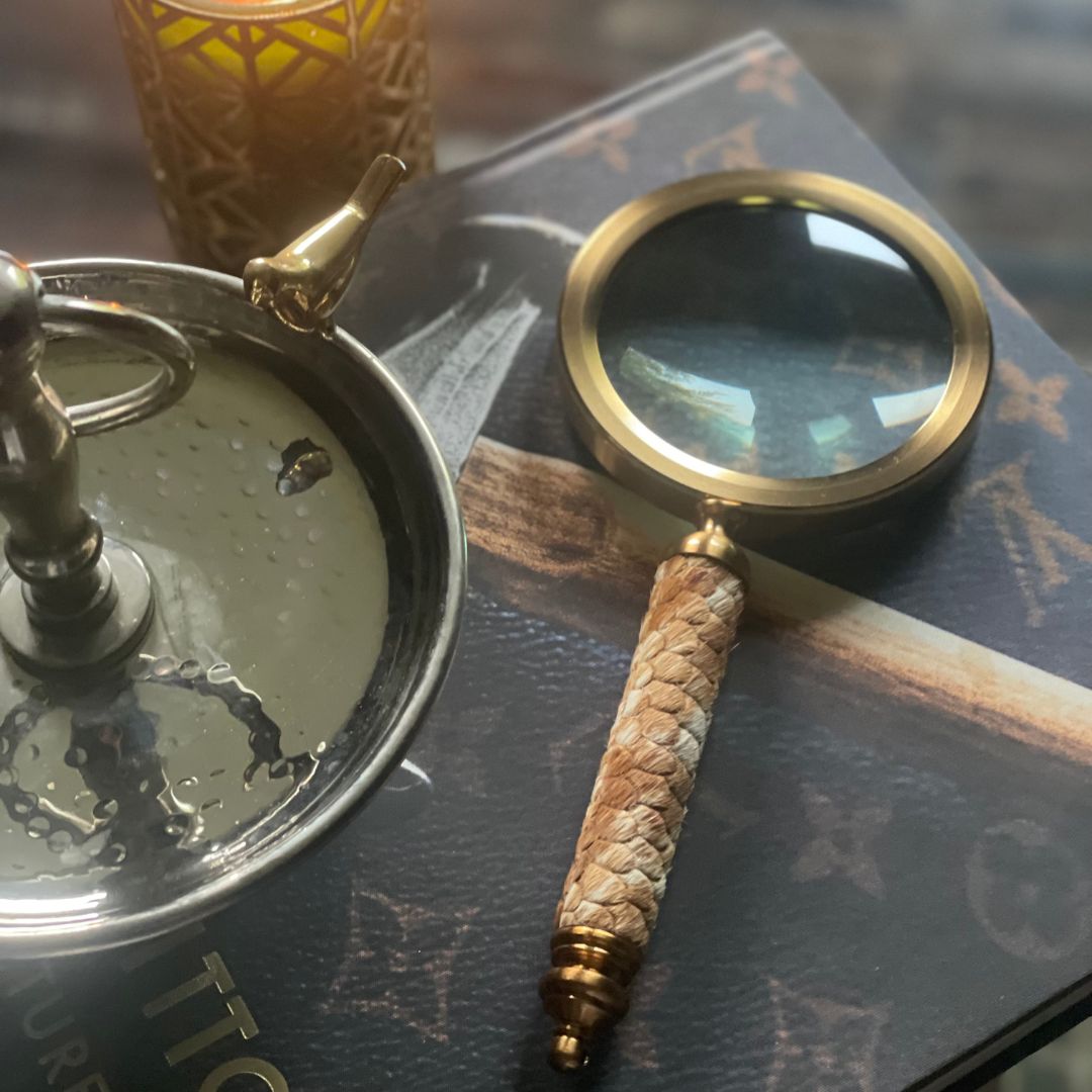Magnifying Glass - Beige/White Real Horse Hair Base