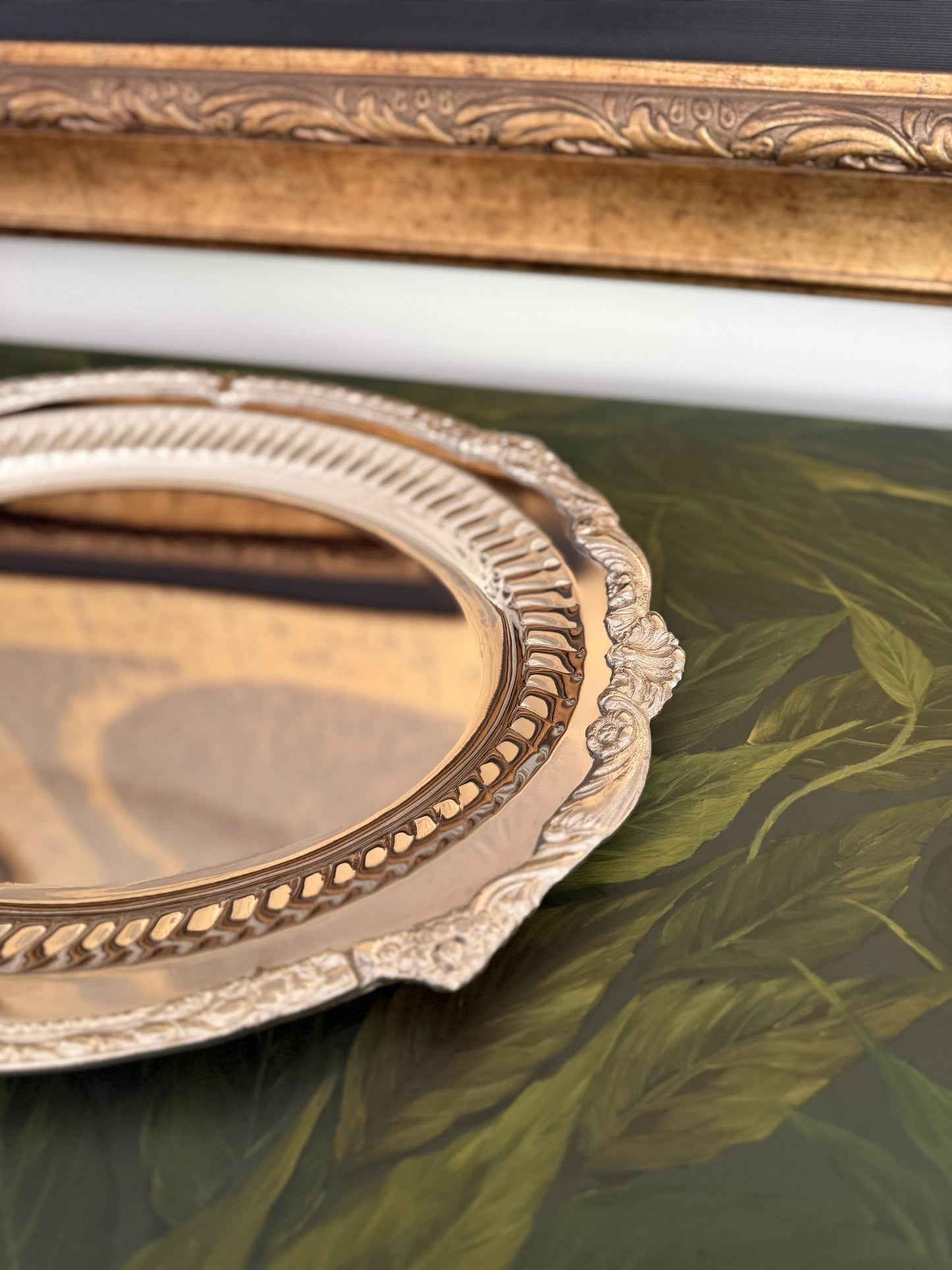 18” Oval Oriental Platter with Scalloped Edges