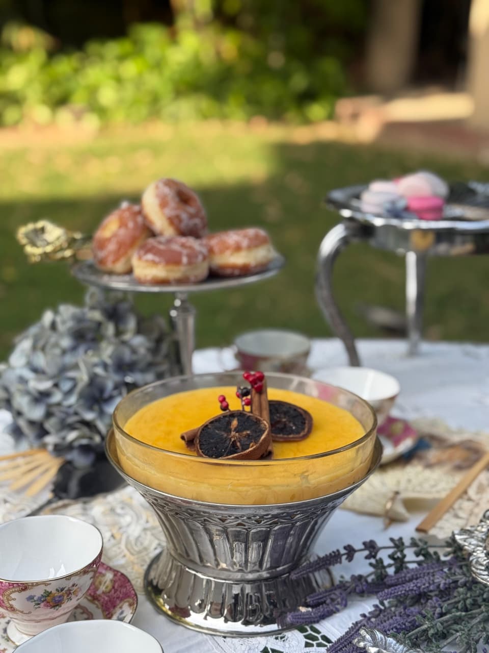 Scalloped Bowl With Glass Insert